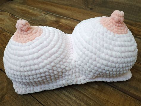 pillow for big boobs